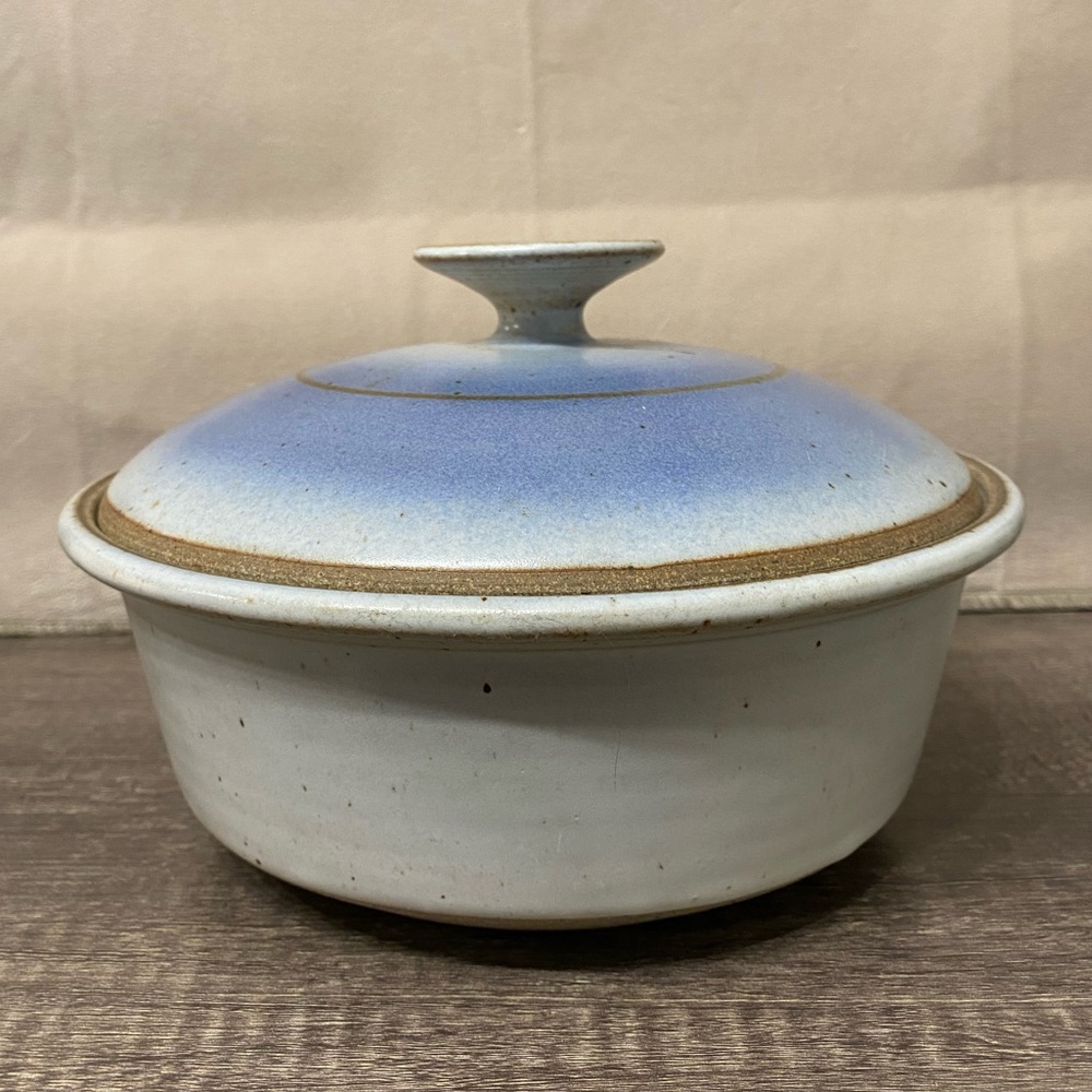 Vintage Pringle Pottery Casserole Dish with Lid - Picture 4 of 11